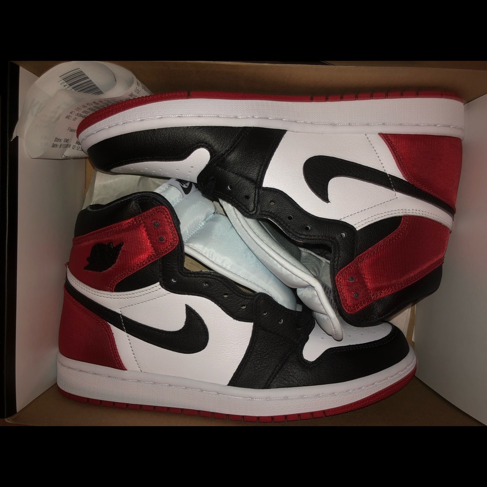 Jordan 1 Satin  (women) - Picture 3 of 6